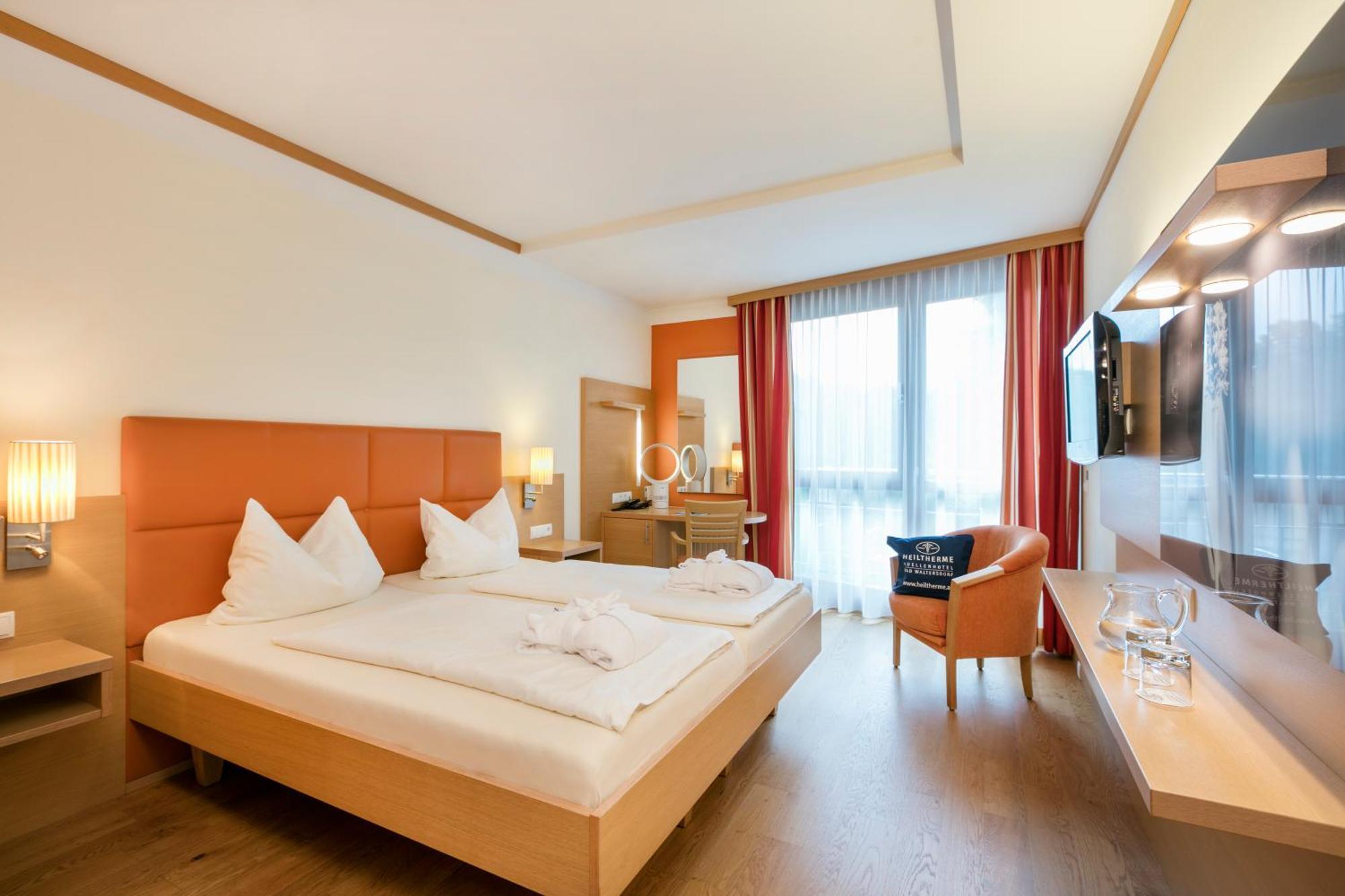 Heilthermen Resort Bad Waltersdorf Room photo